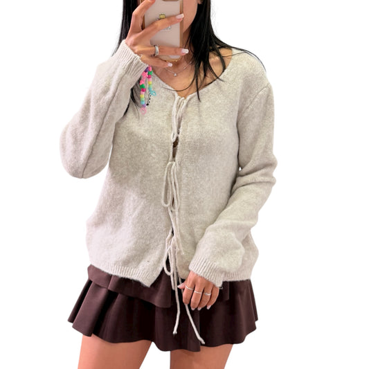 CÁRDIGAN DE MANGA LARGA CON NUDOS